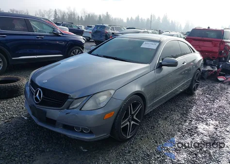 2010 Mercedes-Benz E 350 z USA, uszkodzony, nr VIN WDDKJ5GB5AF002695